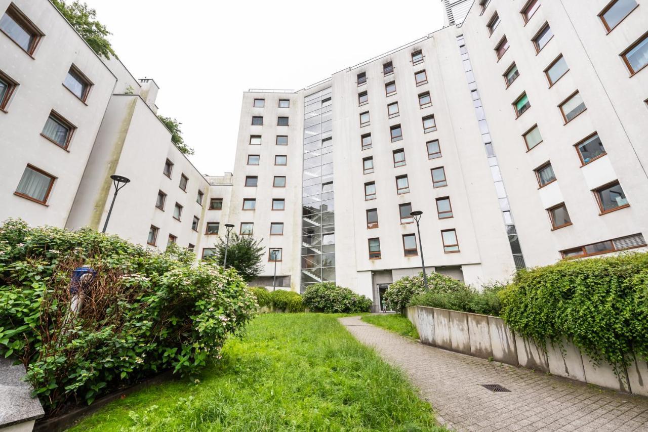 Metro Kondratowicza Spacious Apartment 华沙 外观 照片